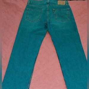 Men's Levi's 550 relaxed fit jeans. Sz 33W / 32L Gently worn; like-new condition